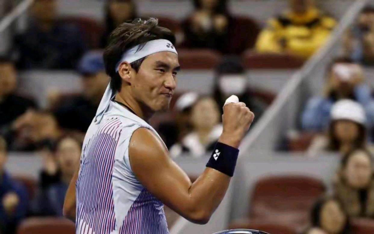 在篮板争夺 在篮板争夺