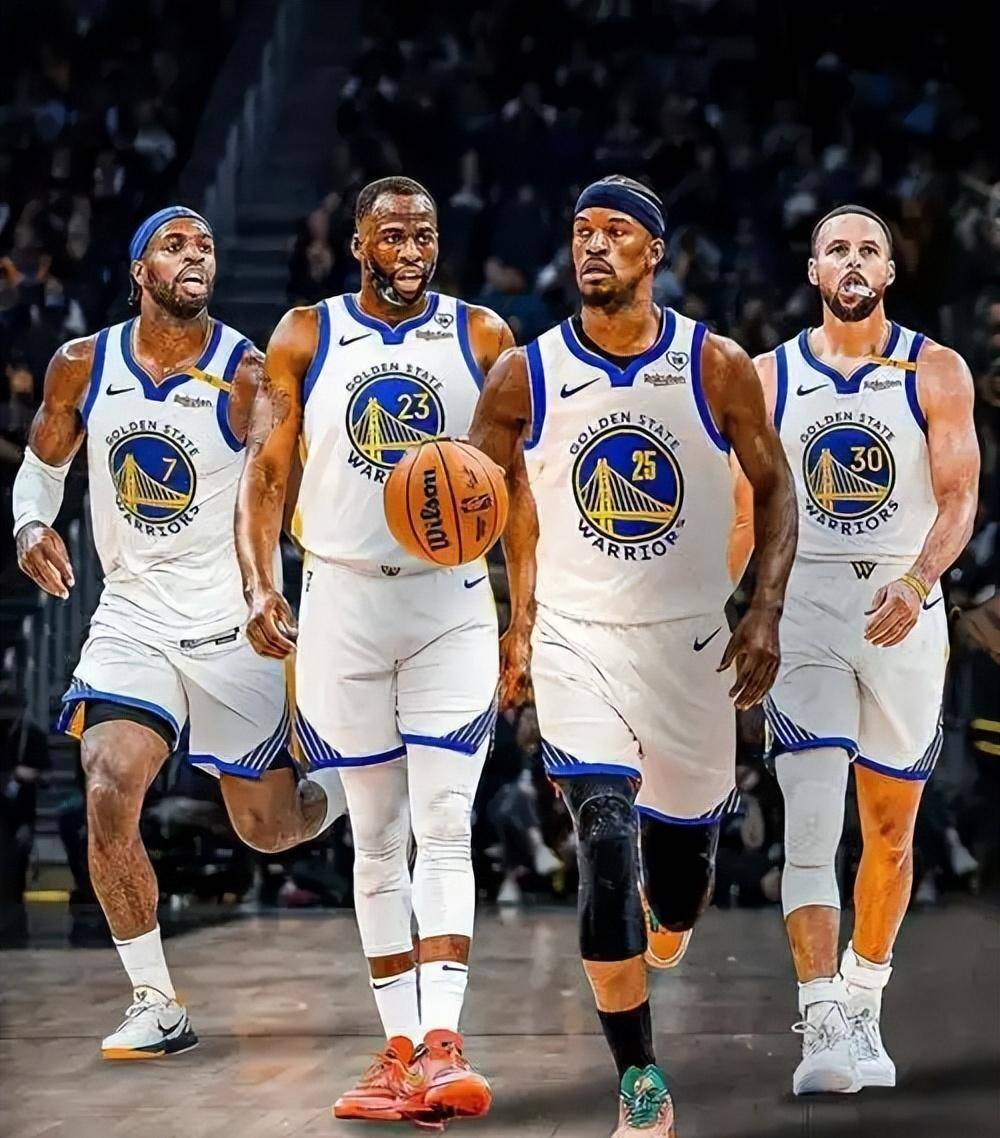 斩获4冠！德保罗为阿根廷出战80场比赛，获赠纪念球衣